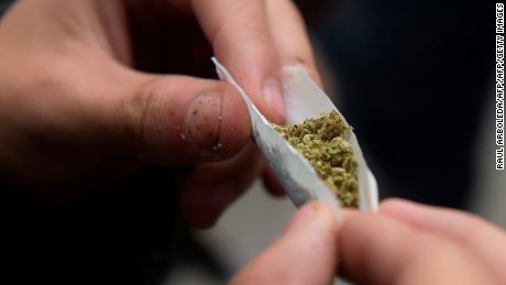 Washington state to pardon 3,500 drug convictions, governor says