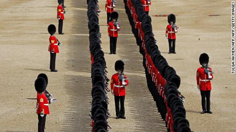 The Parade moves from Buckingham Palace and down the Mall to Horse Guard&#39;s Parade in Whitehall.