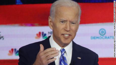 Joe Biden invokes Obama to defend record, says he&#39;s sorry for remarks on working with segregationists