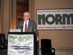 Lester Grinspoon speaks at a NORML Conference
