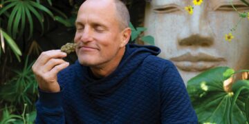 Woody Harrelson & Bill Maher Talk Cannabis Taxes On 420 Podcast