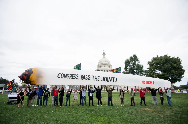Big Marijuana is getting very friendly with Republicans